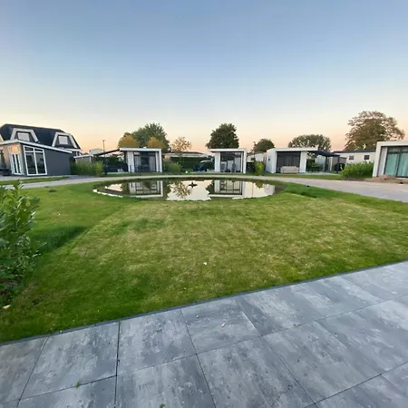 Mayas Σαλέ Lathum